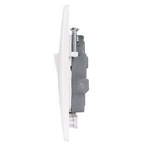 Schneider Electric Ultimate Slimline 10A 1-Gang 3-Pole Fan Isolator Switch White 3 Schneider Electric Ultimate Slimline 10A 1-Gang 3-Pole Fan Isolator Switch White - Image 3