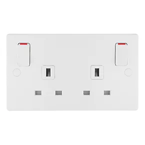 Schneider Electric Ultimate Slimline 13A 2-Gang DP Switched Plug Socket White 2 Schneider Electric Ultimate Slimline 13A 2-Gang DP Switched Plug Socket White - Image 2