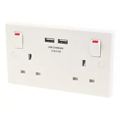 British General 900 Series 13A 2-Gang SP Switched Socket + 3.1A 2-Outlet Type A USB Charger White