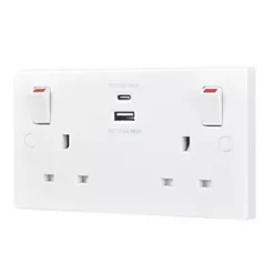 British General 900 Series 13A 2-Gang SP Switched Socket + 4.2A 2-Outlet Type A & C USB Charger White